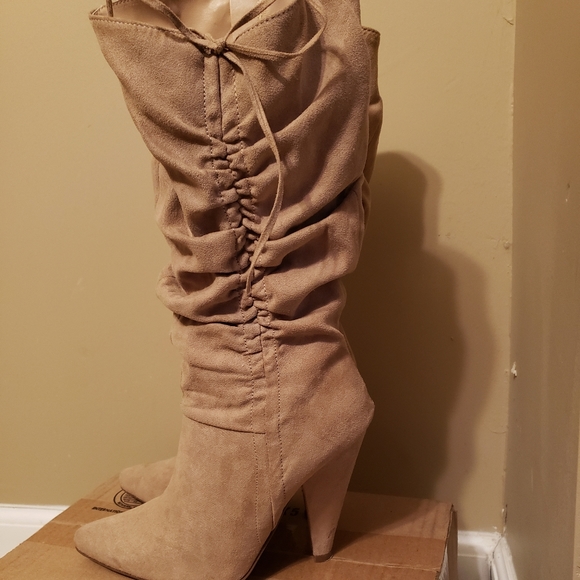 Boots - Picture 4 of 4